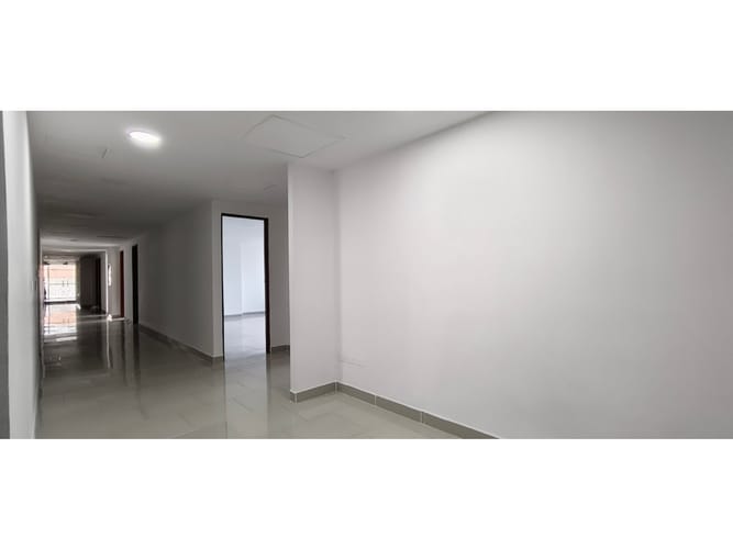 Oficina en arriendo en El Castillo, Medellín, 420 m² · foto 11 de 24