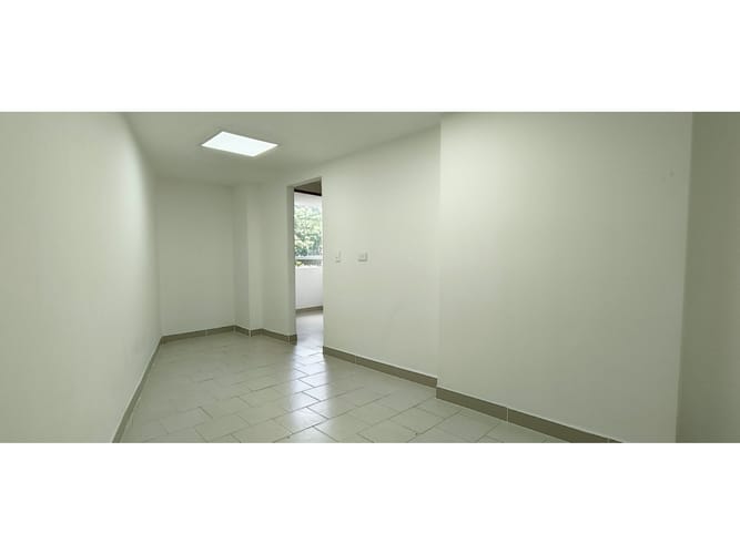 Oficina en arriendo en El Castillo, Medellín, 420 m² · foto 12 de 24