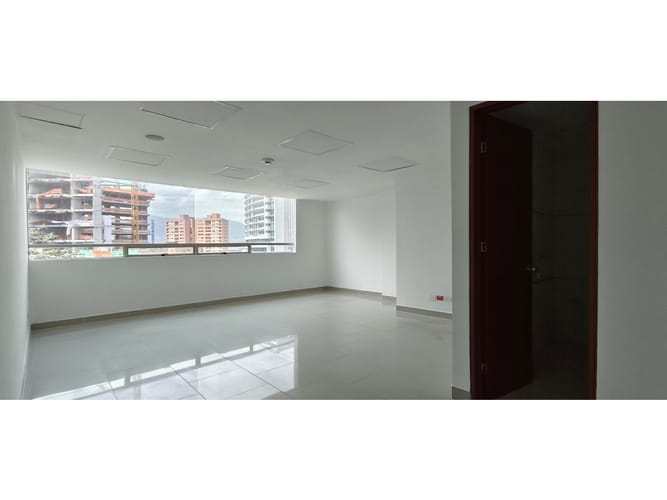Oficina en arriendo en El Castillo, Medellín, 420 m² · foto 15 de 24