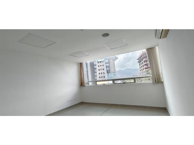 Oficina en arriendo en El Castillo, Medellín, 420 m² · foto 17 de 24