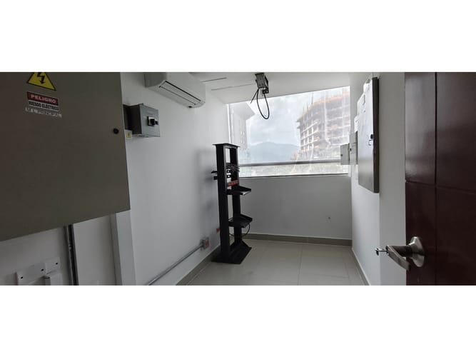 Oficina en arriendo en El Castillo, Medellín, 420 m² · foto 18 de 24