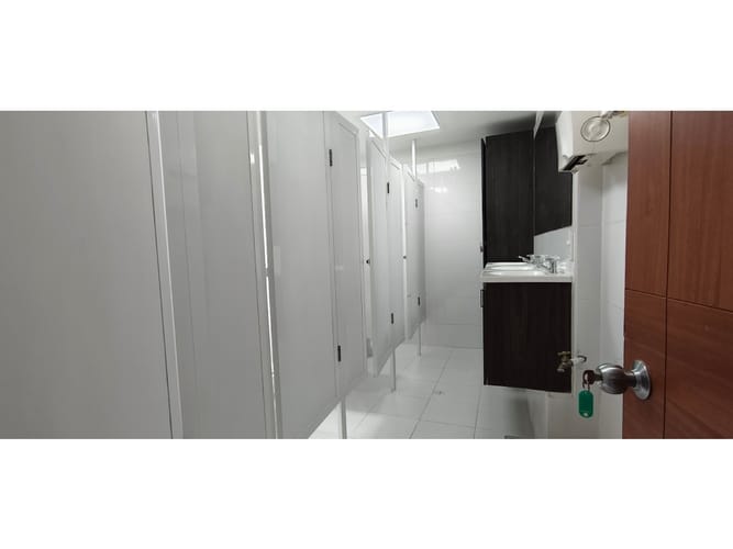 Oficina en arriendo en El Castillo, Medellín, 420 m² · foto 24 de 24
