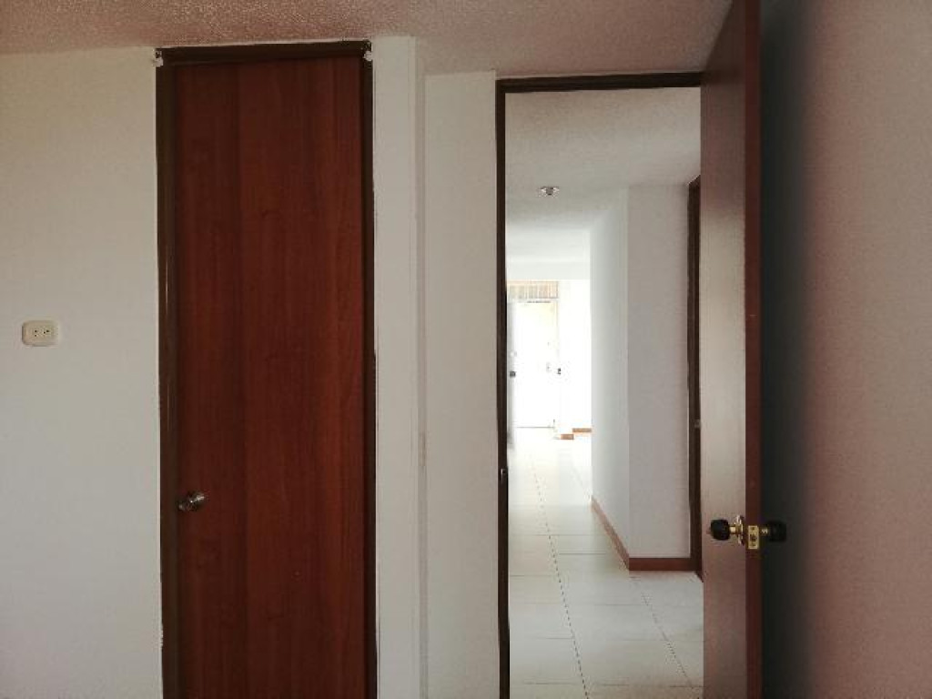 Apartamento en venta en Villas De Granada, Bogotá · foto 3 de 7
