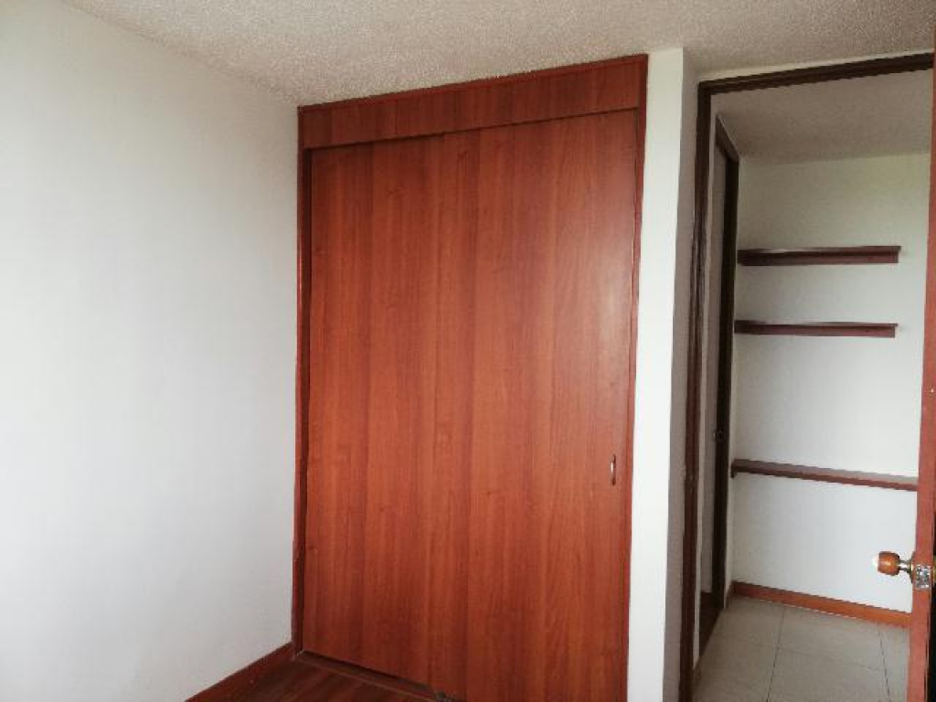 Apartamento en venta en Villas De Granada, Bogotá · foto 5 de 7