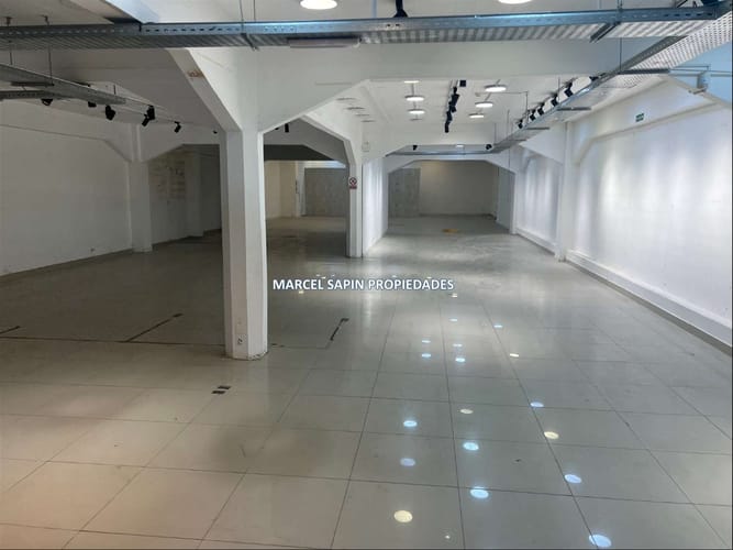 Local Comercial en Alquiler · Photo 2