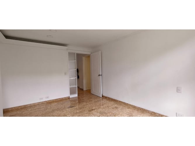 Apartamento de 4 alcobas en arriendo en Patio Bonito, Medellín, 170 m² · foto 6 de 23