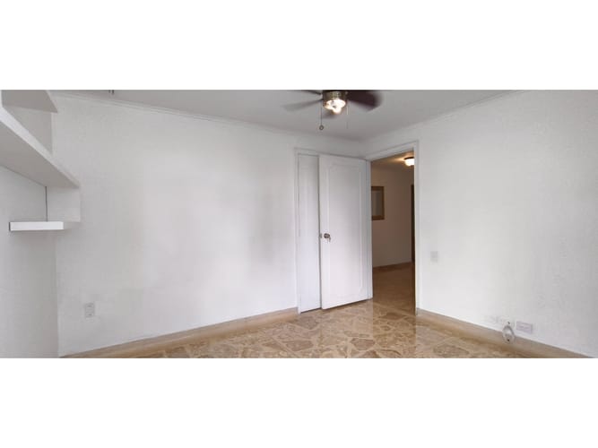 Apartamento de 4 alcobas en arriendo en Patio Bonito, Medellín, 170 m² · foto 10 de 23