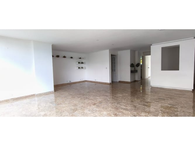 Apartamento de 4 alcobas en arriendo en Patio Bonito, Medellín, 170 m² · foto 15 de 23