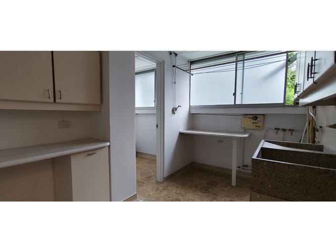 Apartamento de 4 alcobas en arriendo en Patio Bonito, Medellín, 170 m² · foto 19 de 23