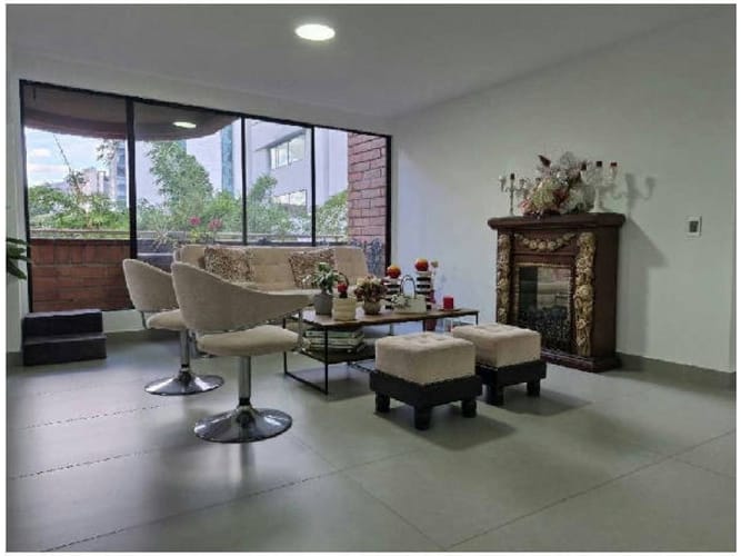 Apartamento de 3 alcobas en venta en Oviedo, Medellín, 145 m² · foto 4 de 19