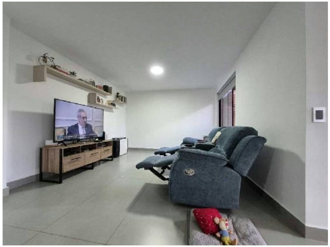 Apartamento de 3 alcobas en venta en Oviedo, Medellín, 145 m² · foto 7 de 19