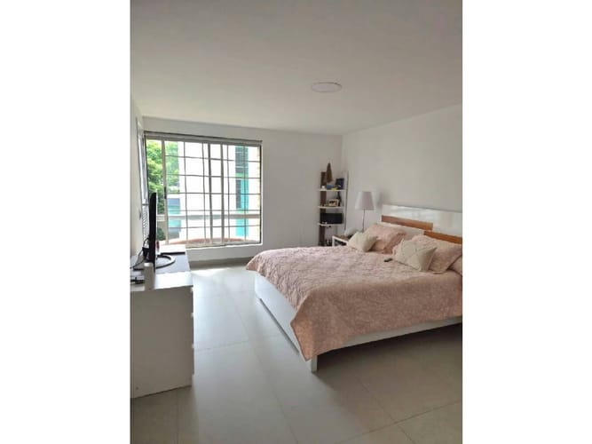 Apartamento de 3 alcobas en venta en Oviedo, Medellín, 145 m² · foto 9 de 19