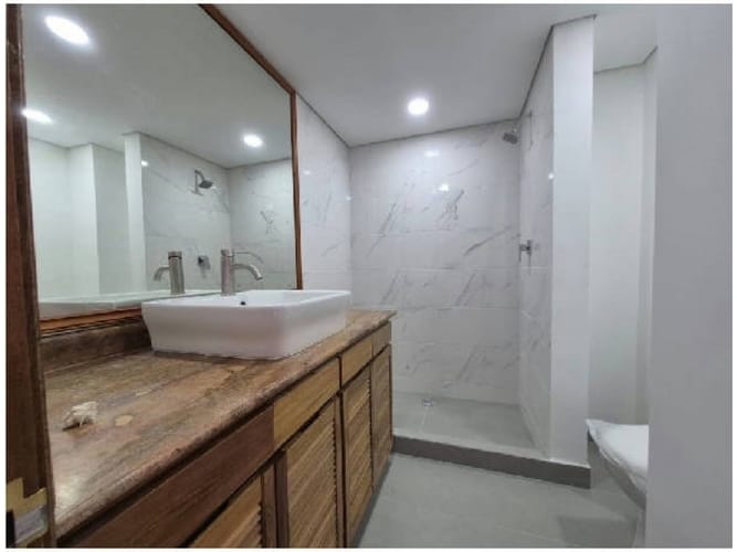 Apartamento de 3 alcobas en venta en Oviedo, Medellín, 145 m² · foto 12 de 19