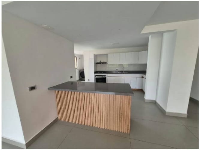 Apartamento de 3 alcobas en venta en Oviedo, Medellín, 145 m² · foto 14 de 19