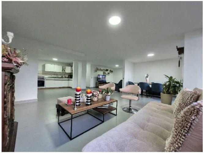 Apartamento de 3 alcobas en venta en Oviedo, Medellín, 145 m² · foto 15 de 19