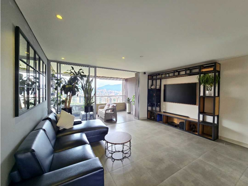Apartamento en venta en Loma Benedictinos, Envigado · foto 3 de 24
