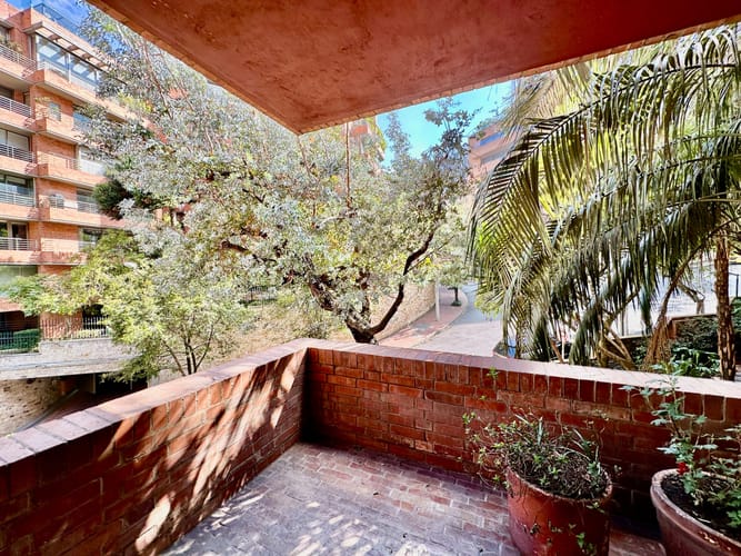 Apartamento de 3 alcobas en venta en Los Rosales, Bogotá, 287 m² · foto 18 de 24