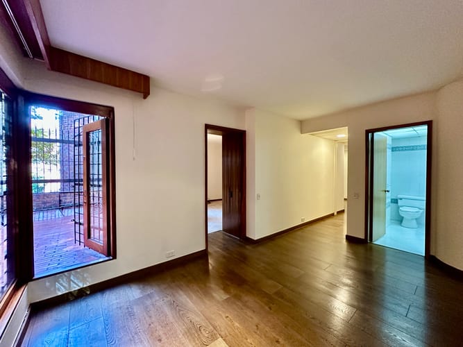 Apartamento de 3 alcobas en venta en Los Rosales, Bogotá, 287 m² · foto 19 de 24