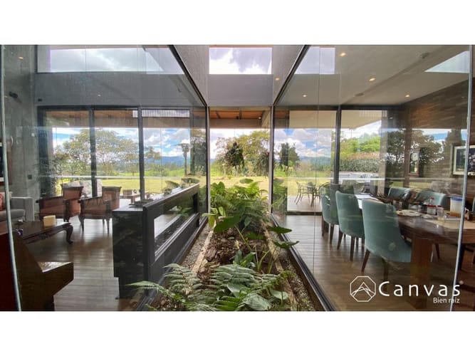 Casa de 4 alcobas en venta en Las Palmas, Envigado, 455 m² · foto 3 de 21