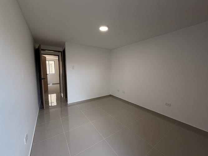 Apartamento de 3 alcobas en venta en Pampa Linda, Cali · foto 5 de 12
