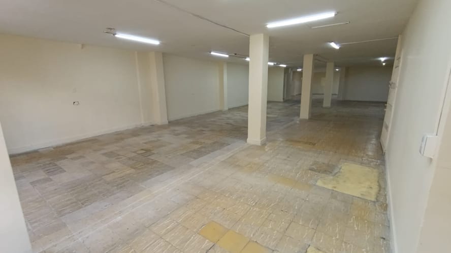 Bodega en arriendo en Belén, Medellín, 330 m² · foto 2 de 11