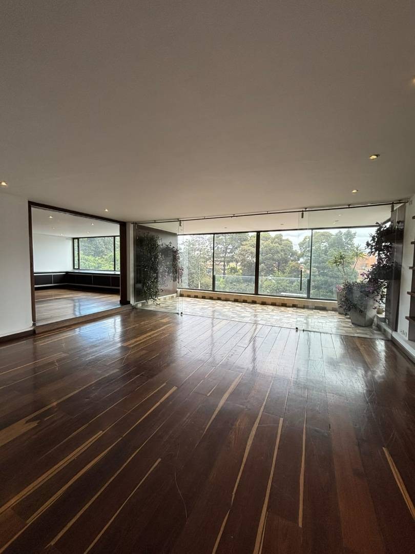 Apartment for rent in Los rosales, Bogotá