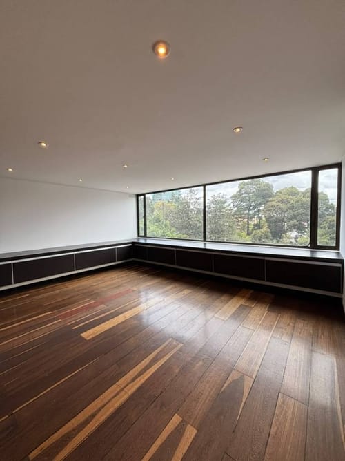 Apartamento de 3 alcobas en arriendo en Los Rosales, Bogotá, 306 m² · foto 3 de 22