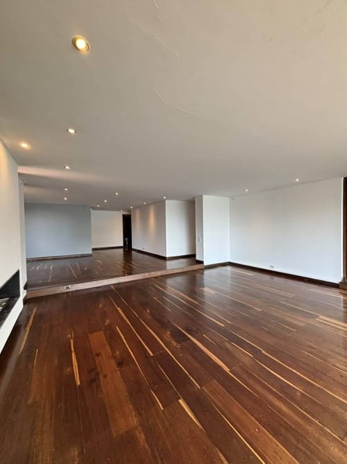 Apartamento de 3 alcobas en arriendo en Los Rosales, Bogotá, 306 m² · foto 8 de 22