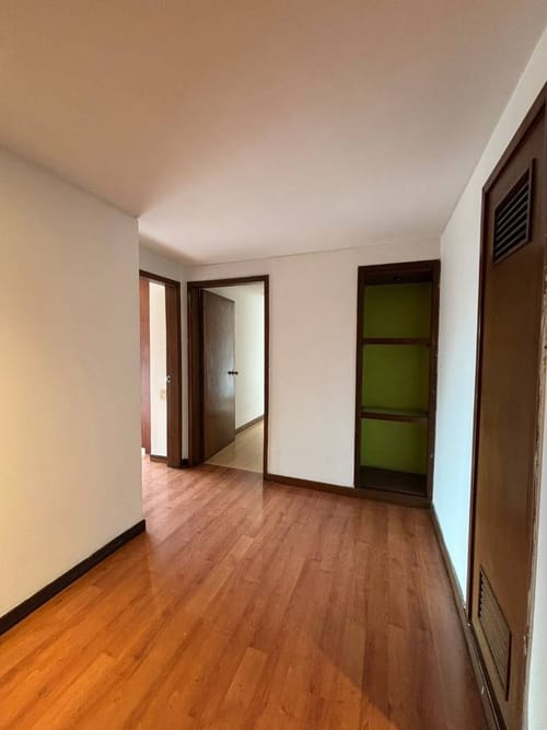 Apartamento de 3 alcobas en arriendo en Los Rosales, Bogotá, 306 m² · foto 14 de 22