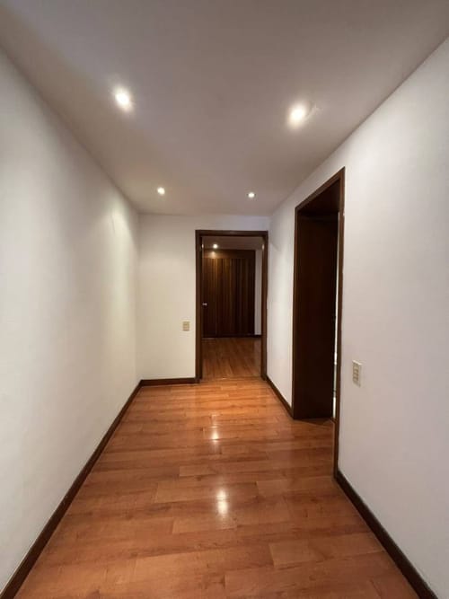 Apartamento de 3 alcobas en arriendo en Los Rosales, Bogotá, 306 m² · foto 15 de 22
