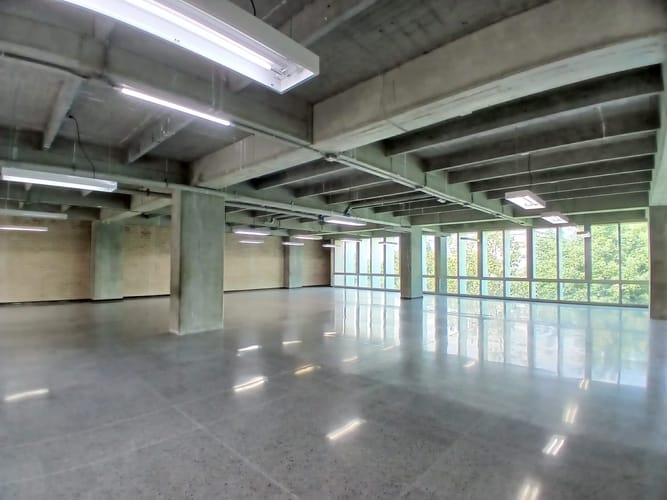 Oficina en arriendo en Guayabal, Medellín, 596 m² · foto 3 de 11