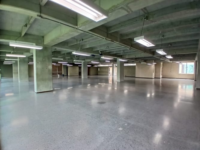 Oficina en arriendo en Guayabal, Medellín, 596 m² · foto 6 de 11