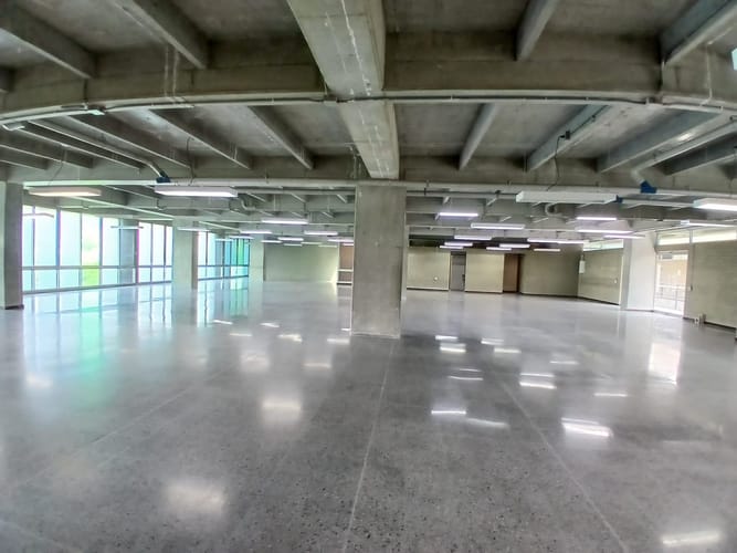 Oficina en arriendo en Guayabal, Medellín, 596 m² · foto 7 de 11