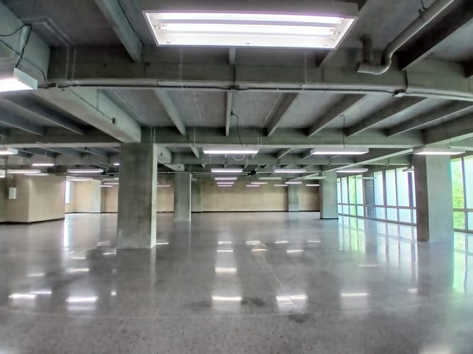 Oficina en arriendo en Guayabal, Medellín, 596 m² · foto 8 de 11