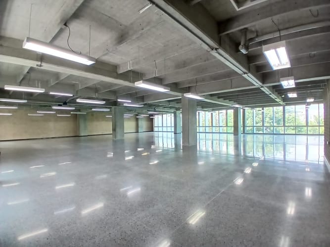 Oficina en arriendo en Guayabal, Medellín, 596 m² · foto 11 de 11