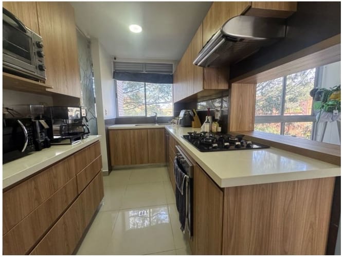 Apartamento de 3 alcobas en venta en La Florida, Medellín, 151 m² · foto 5 de 19