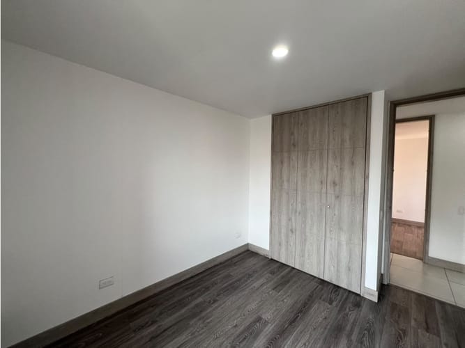 Apartamento de 3 alcobas en arriendo en Loma El Atravesado, Envigado, 97 m² · foto 3 de 14