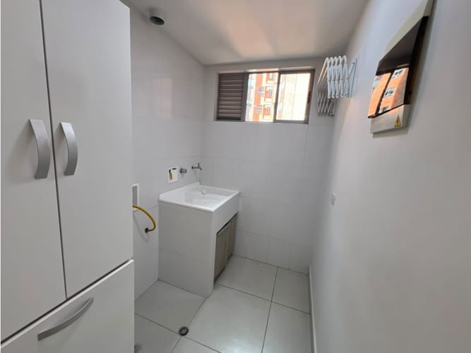 Apartamento de 3 alcobas en arriendo en Loma El Atravesado, Envigado, 97 m² · foto 13 de 14