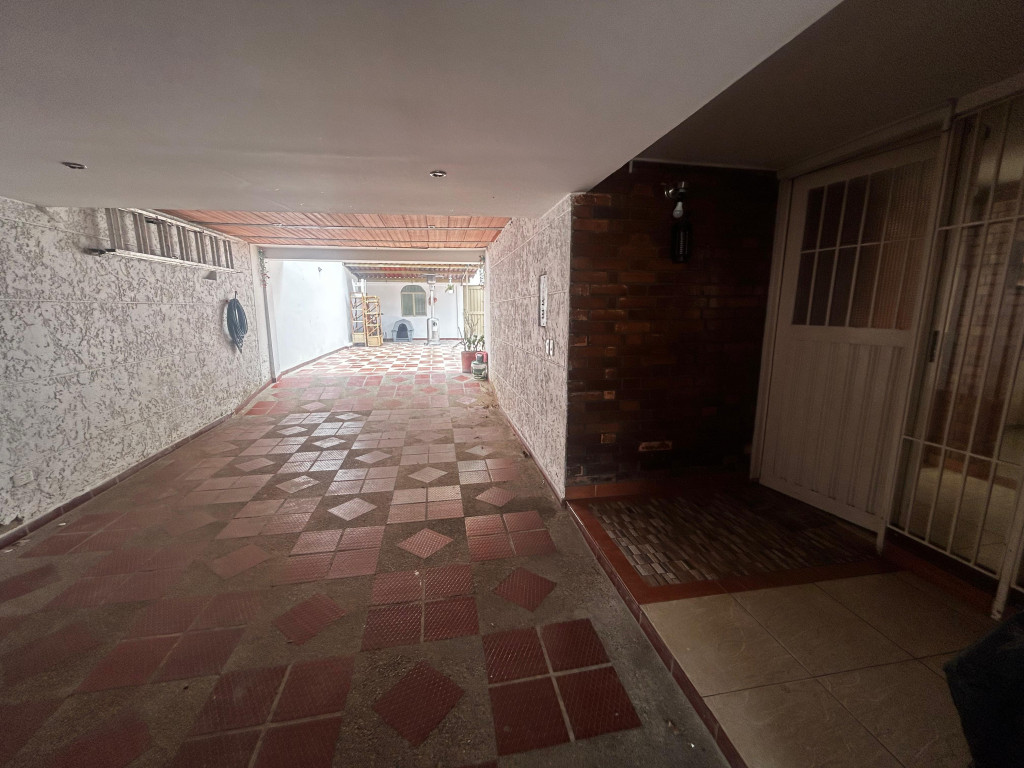 Casa en venta en Niza, Bogotá · foto 2 de 24