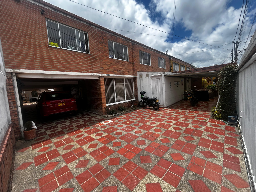 Casa en venta en Niza, Bogotá · foto 3 de 24