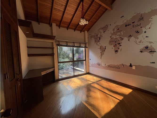 Casa de 3 alcobas en arriendo en El Poblado, Medellín, 217 m² · foto 14 de 17