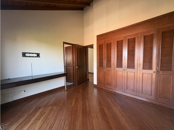 Casa de 3 alcobas en arriendo en El Poblado, Medellín, 217 m² · foto 15 de 17