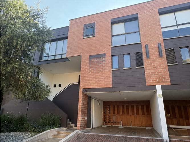 Casa de 3 alcobas en arriendo en El Poblado, Medellín, 217 m² · foto 17 de 17