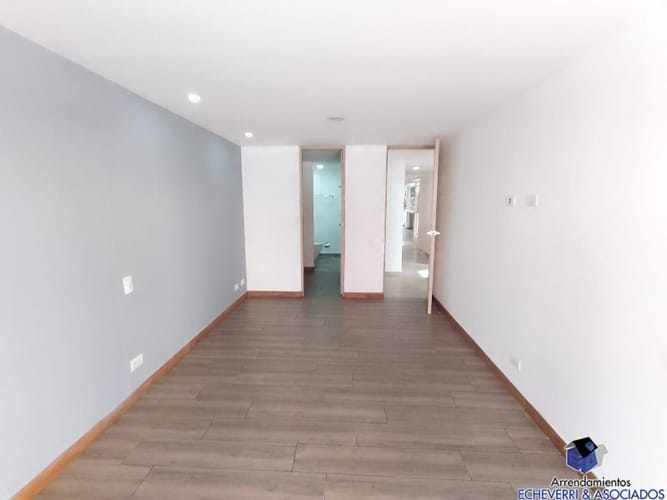 Apartamento de 3 alcobas en arriendo en Zuñiga, Envigado, 140 m² · foto 8 de 12