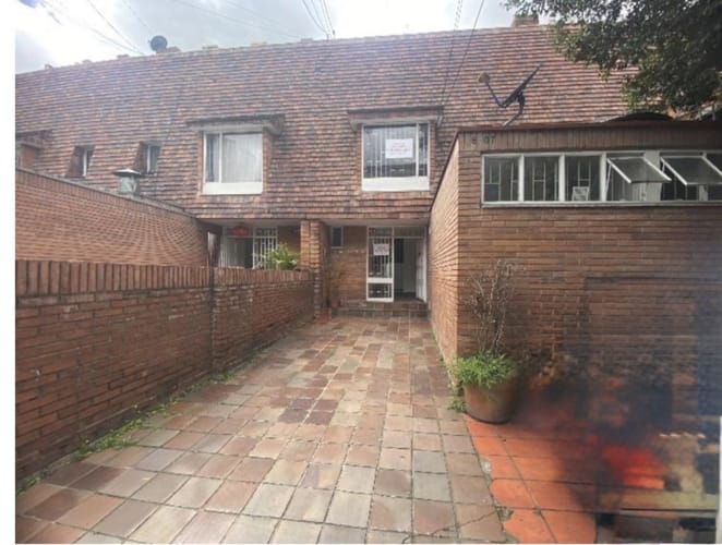 Casa de 5 alcobas en venta en La Cabrera, Bogotá, 215 m² · foto 2 de 9