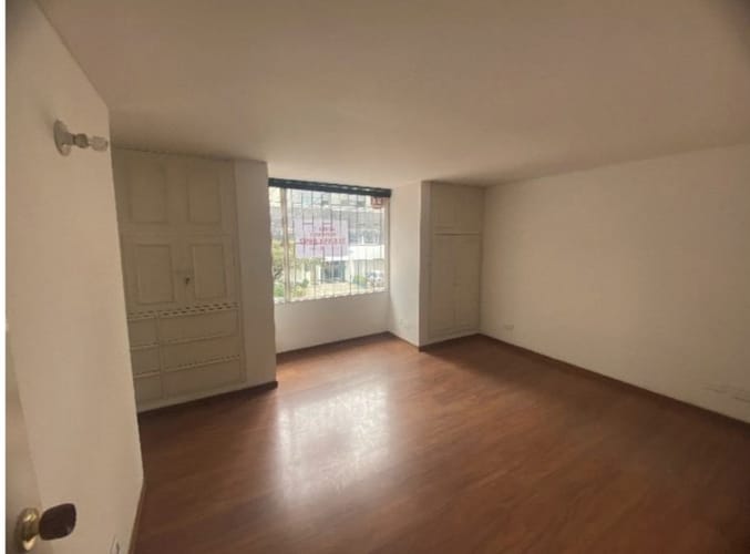 Casa de 5 alcobas en venta en La Cabrera, Bogotá, 215 m² · foto 8 de 9