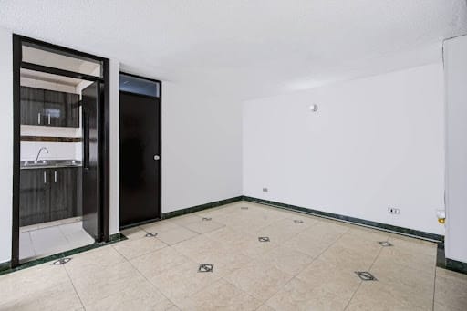 Apartaestudio en venta en Normandia, Bogotá, 44 m² · foto 2 de 23