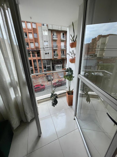 Apartamento en arriendo en Laureles, Medellín · foto 2 de 18