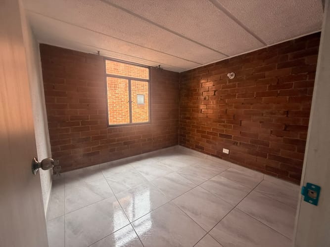 Apartamento de 3 alcobas en arriendo en Carlos Lleras Restrepo Manzana C, Bogotá, 66 m² · foto 2 de 13