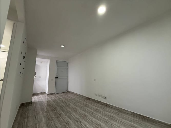 Apartamento de 2 alcobas en venta en Candelaria, 43 m² · foto 6 de 19
